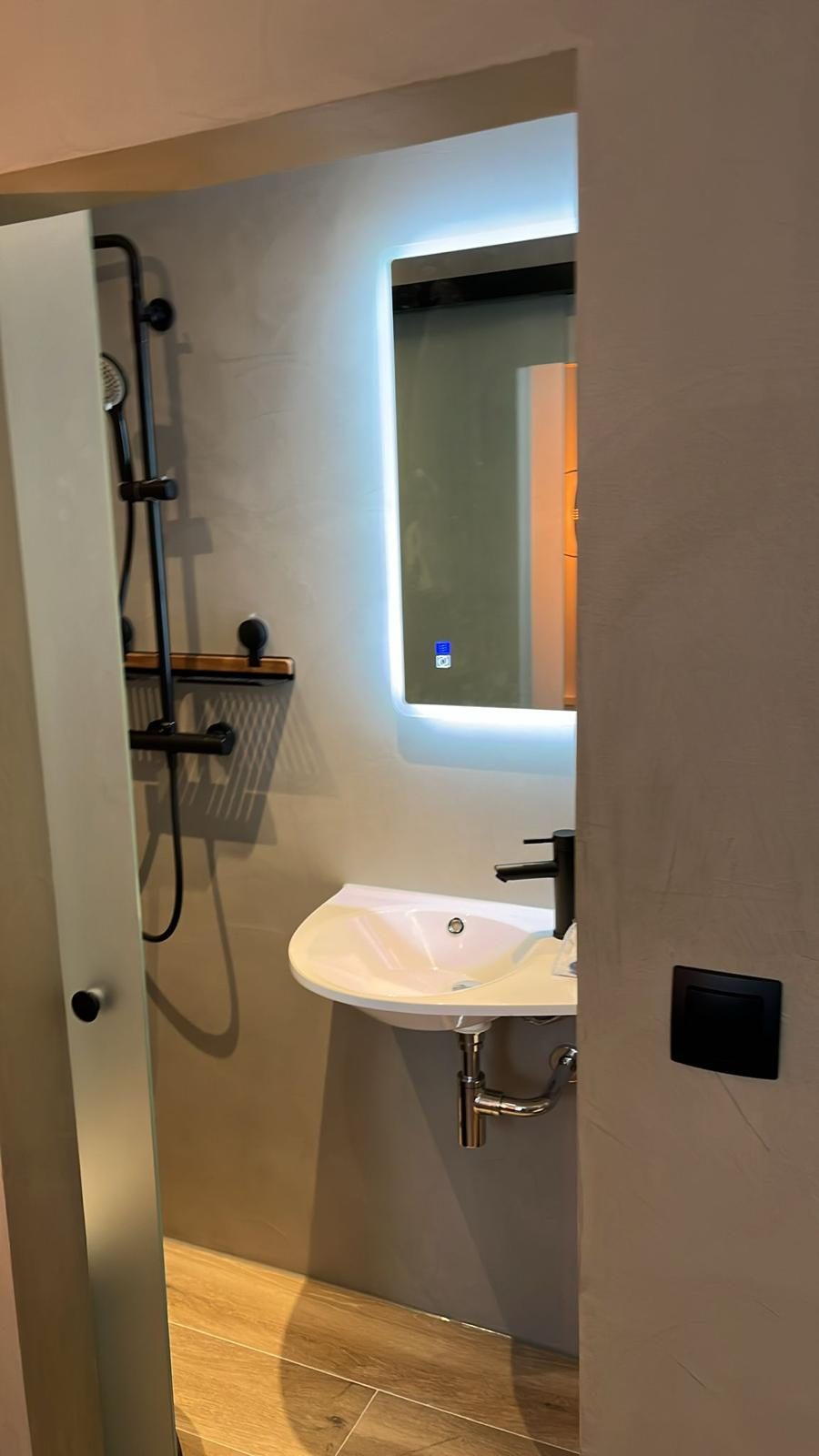 Badkamerproject Complete badkamer met inloopdouche in Almere Buiten